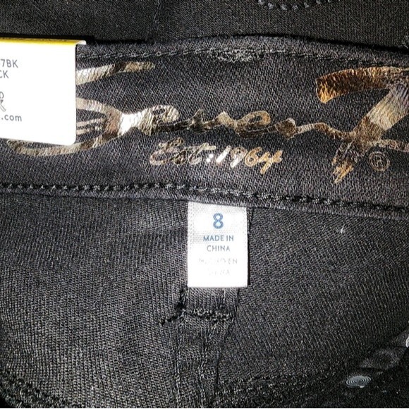 Seven7 Black Super Soft Stretch Rolled Cuff Sunset Bermuda Shorts Size 8 - Picture 7 of 11